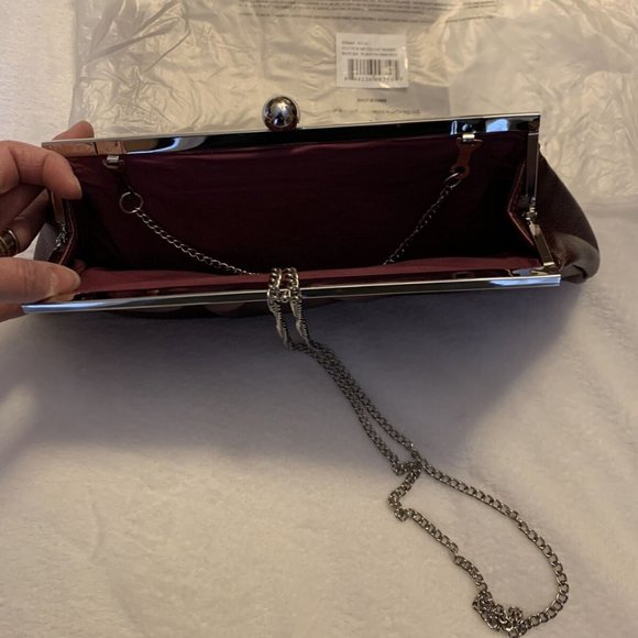 Miche Wine Maroon Metallic Berry Clutch Faux Leather Chain Strap Crossbody Purse - Picture 3 of 3
